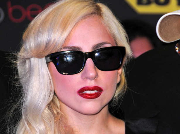 Lady GaGa robi konkurencję Facebookowi i Twitterowi