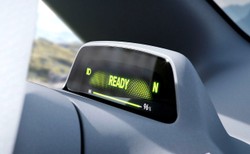 Samochód elektryczny taniej o VAT i bez dopłat na spalinowe. Kierowcy się ucieszą?