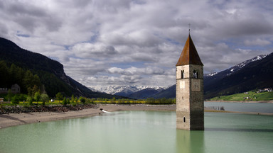 Curon - wioska zatopiona w alpejskim jeziorze