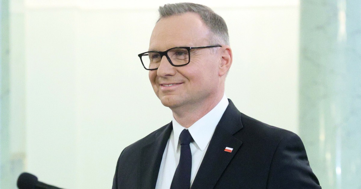 "Cykl Andrzeja Dudy się domyka". Prezydent kończy kadencję z bimbrnym tweetem