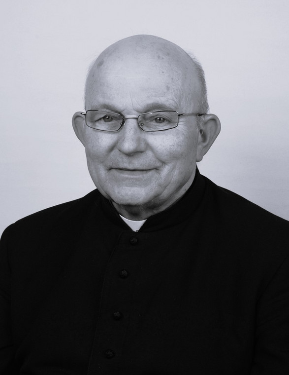 Ks. Adam Nowak zmarł w wieku 88 lat i po 62 latach służby kapłańskiej