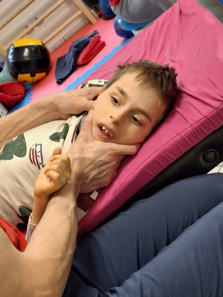 Roman Šarenac boluje od teškog oblika cerebralne paralize