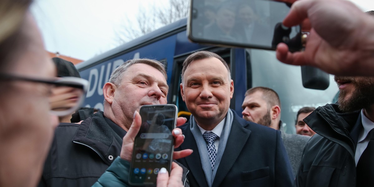 Andrzej Duda zawiesza duże spotkania wyborcze!