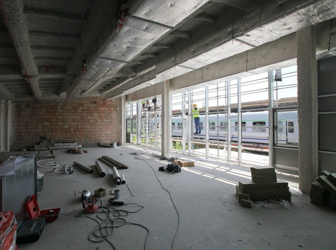 Paskudny barak zmienia się w piękną stację