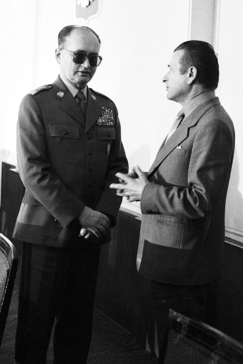 Gen. Wojciech Jaruzelski i gen. Czesław Kiszczak