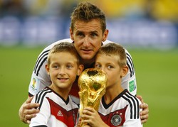 Miroslav Klose będzie uczył Roberta Lewandowskiego, jak strzelać gole