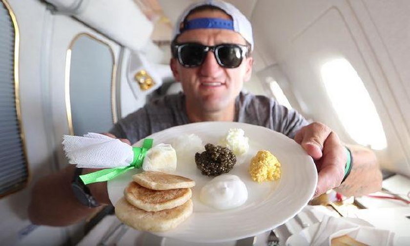 Casey Neistat na pokładzie luksusowego samolotu