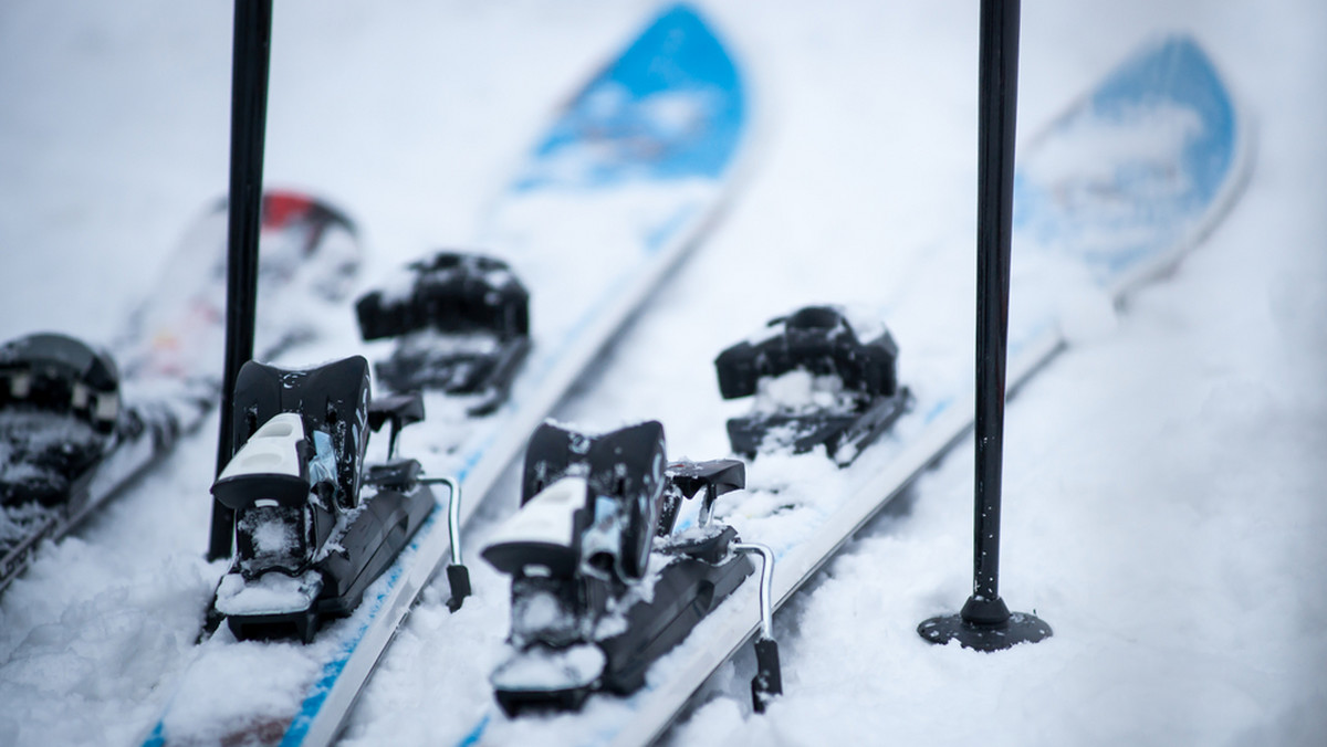 Piętnastostopniowy mróz nie zniechęcił narciarzy, którzy przyjechali do Wierchomli na otwarcie jednego z największych SnowParków w Polsce. Ten śnieży raj powstał niedaleko Muszyny. To specjalne miejsce przeznaczone również dla snowboardzistów do uprawiania zimowych sportów ekstremalnych - informuje Radio Kraków.