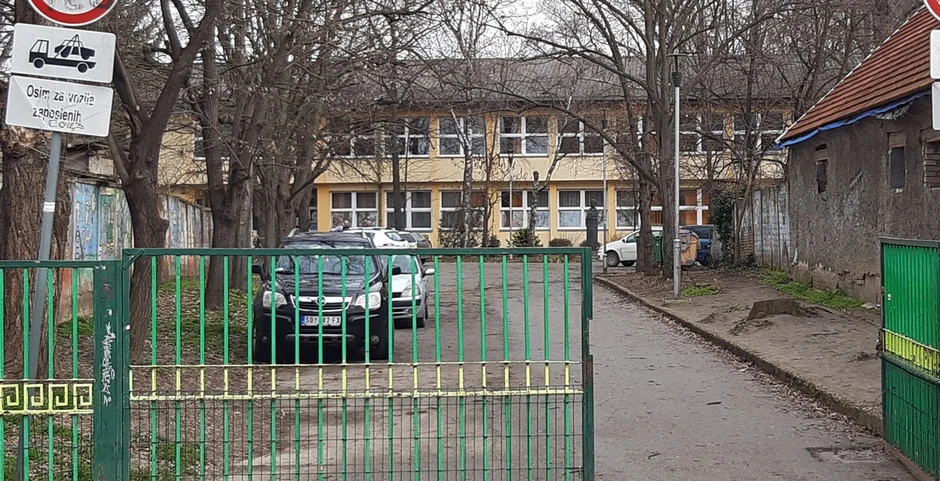 OŠ "Ivo Lola Ribar" u Somboru