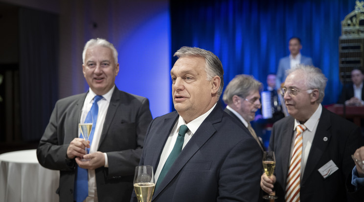 Orbán Viktor miniszterelnök a Karmelita kolostorban fogadta a Diaszpóra Tanács tagjait/ Fotó: MTI/Miniszterelnöki Sajtóiroda/Fischer Zoltán