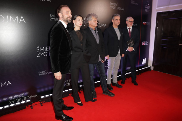 Wojciech Mecwaldowski, Marta Ojrzyńska, reżyser Ryszard Brylski, Robert Gonera i operator dźwięku Krzysztof Jastrząb podczas premiery filmu „Śmierć Zygielbojma”