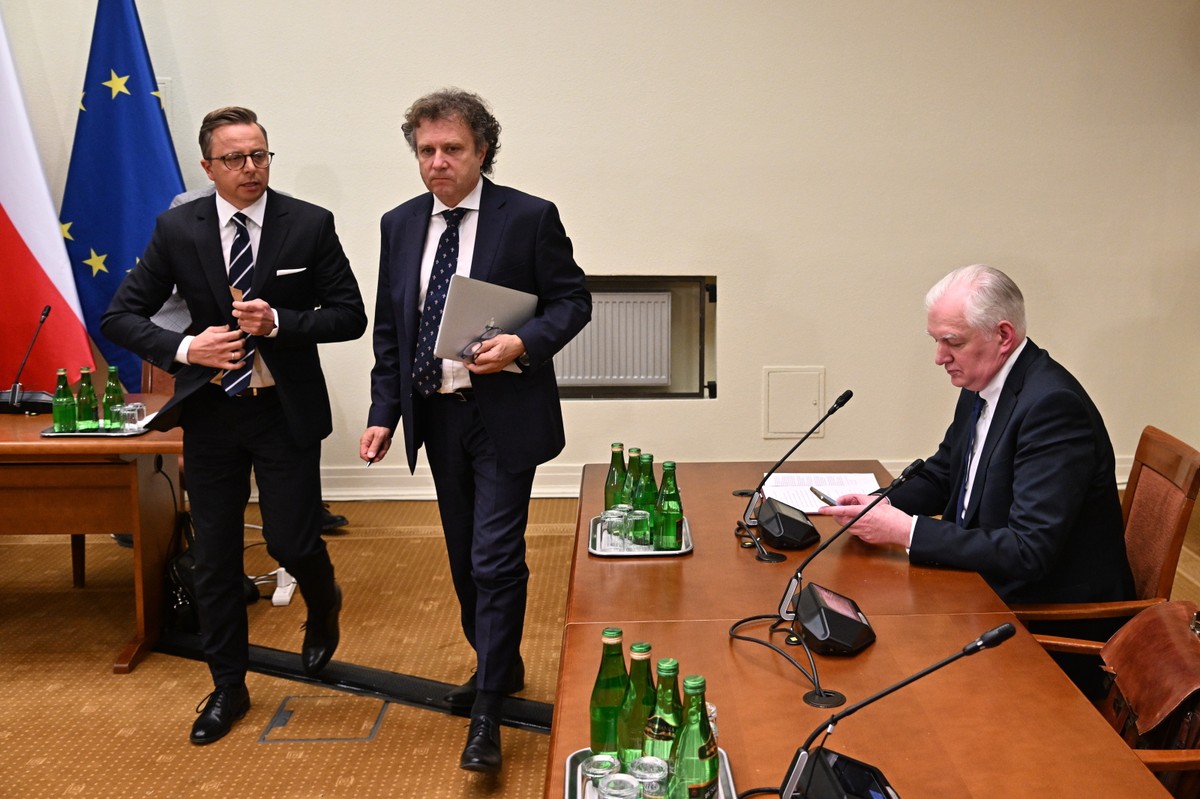 Były wicepremier w rządzie PiS Jarosław Gowin i posłowie KO Jacek Karnowski i Dariusz Joński