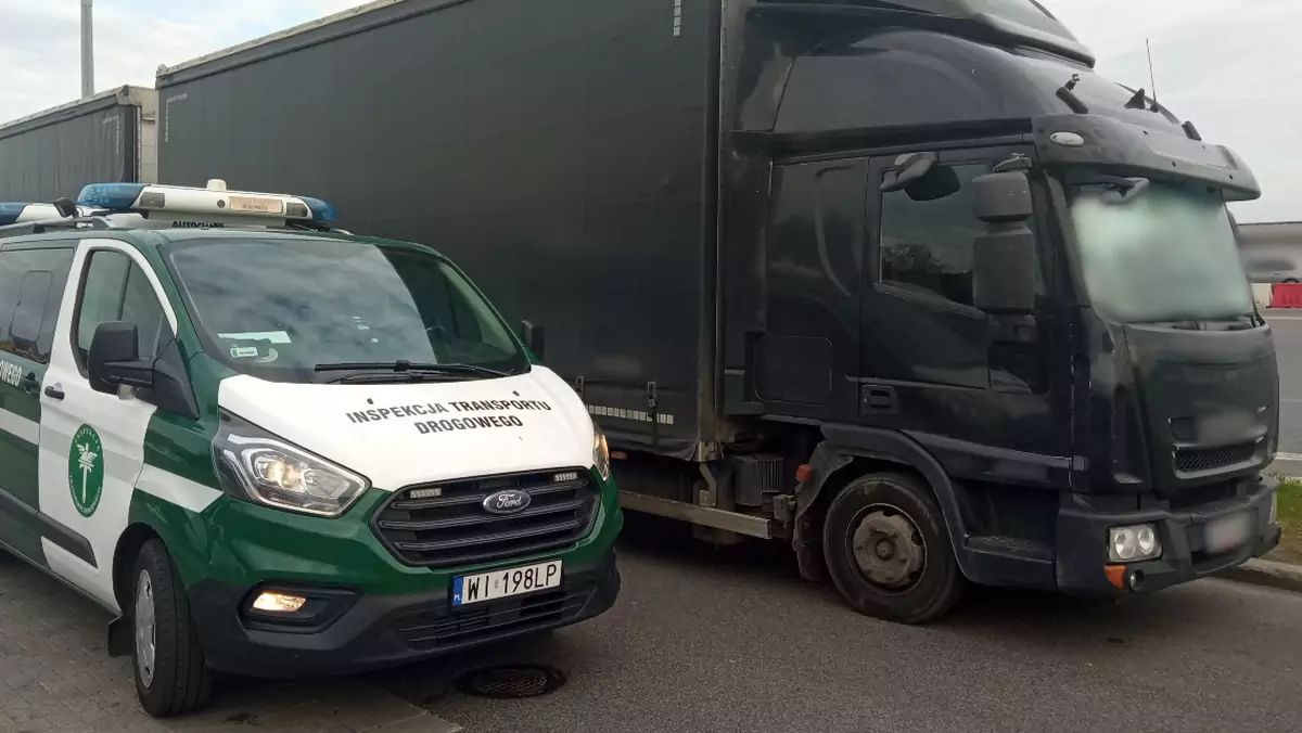 Miejsce kontroli ciężarówki zatrzymanej przez patrol Inspekcji Transportu Drogowego na małopolskim odcinku autostrady A4