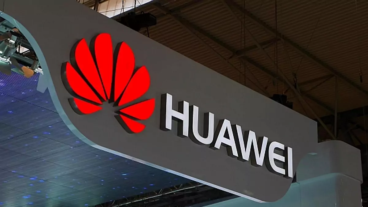 Huawei patentuje składanego smartfona z zawiasem