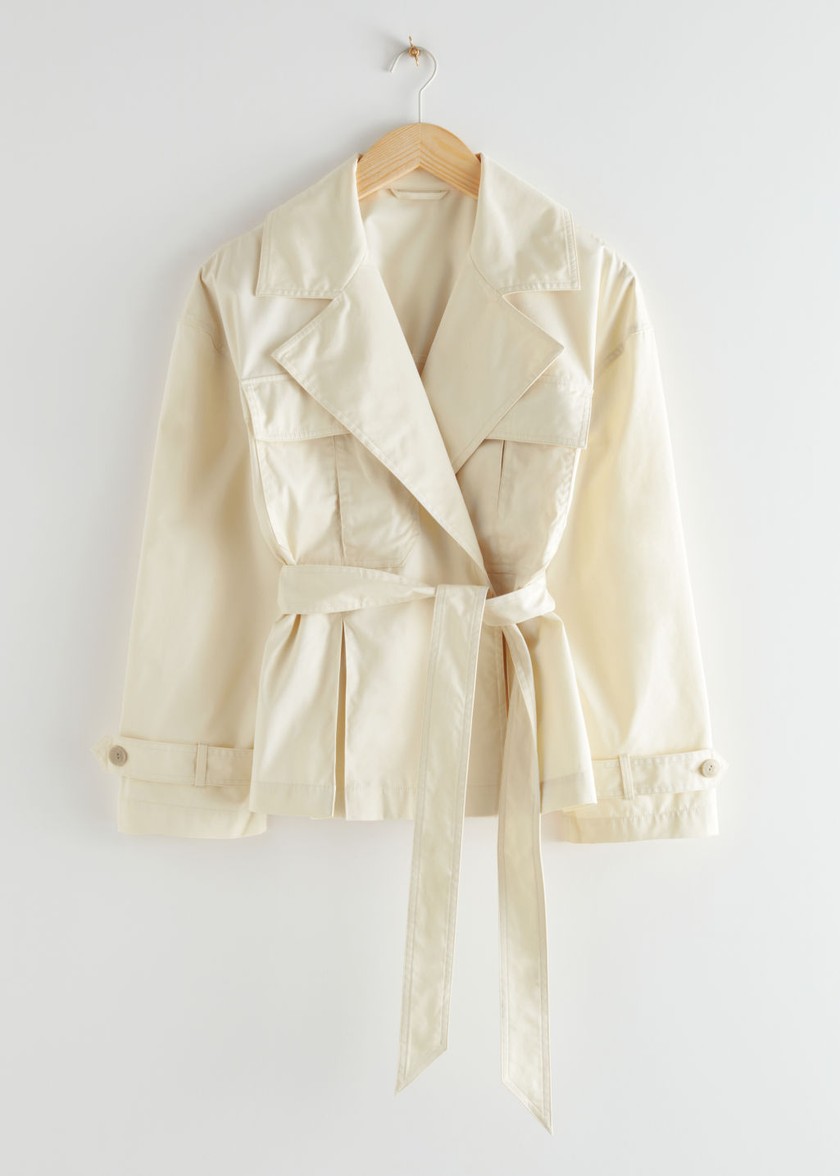 Trench-coat court à ceinture, & Other Stories, environ CHF 96.