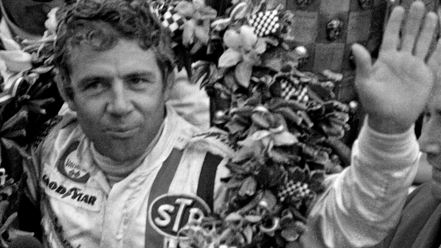 Gordon Johncock, dvojnásobný víťaz pretekov 500 míľ Indianapolis a víťaz 25 pretekov série IndyCar.