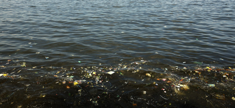 Po Pacyfiku pływa gigantyczna "plama" śmieci. Jest cztery razy większa niż Polska i wciąż rośnie