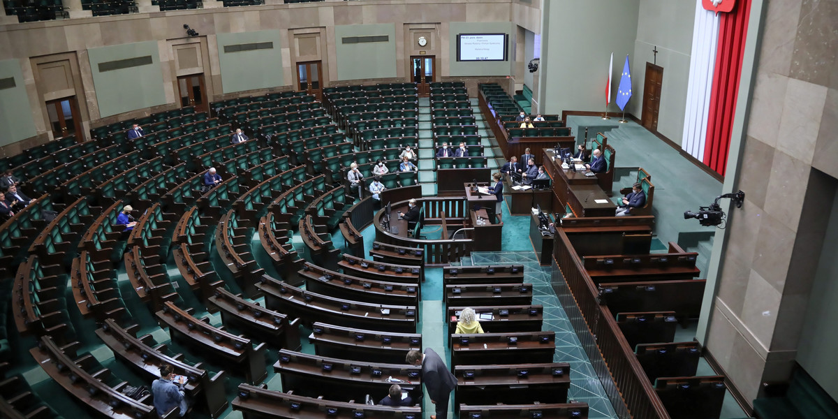 Obrady Sejmu, podczas których omawiany będzie Polski Ład, rozpoczęły się o godzinie 9.