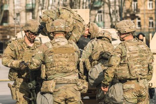 Amerykanie zwijają manatki i wycofują się z Europy. Nie próbują już tego ukrywać