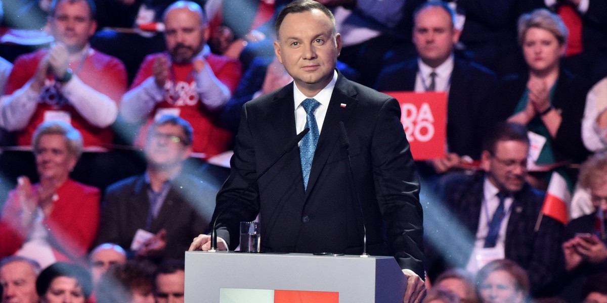 Polacy czekają na spełnienie obietnic wyborczych Andrzeja Dudy