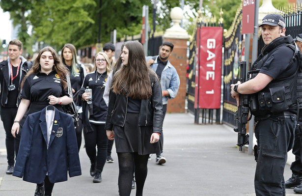 Poziom zagrożenia terrorystycznego, podniesiony po zamachu w Manchesterze do do najwyższego, "krytycznego"