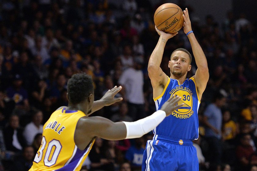 Stephen Curry pobił niesamowity rekord. Poprawił wynik legendy NBA