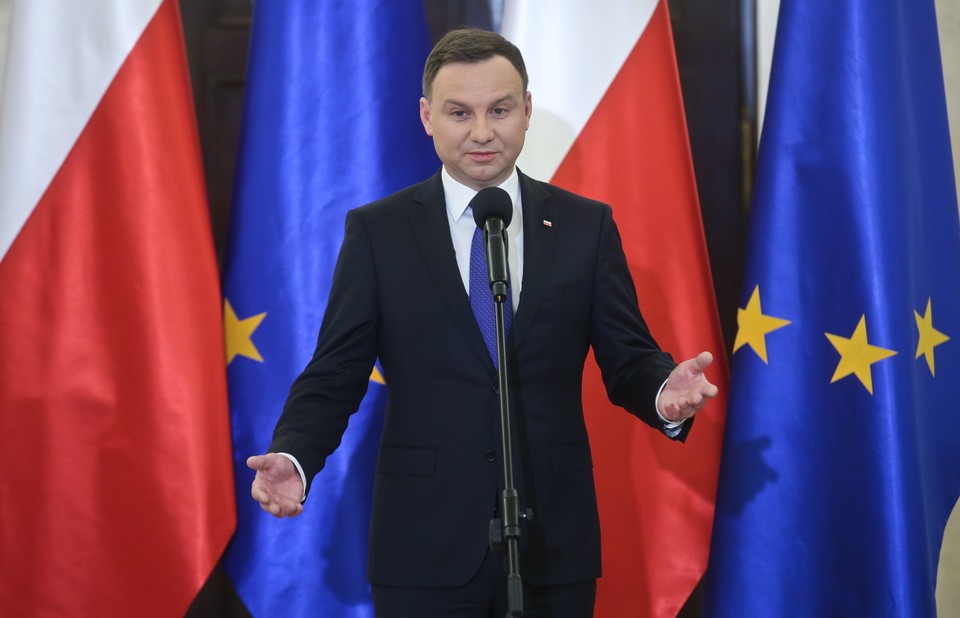 Andrzej Duda podpisał nowelizację ustaw regulujących działania służb specjalnych i policji 