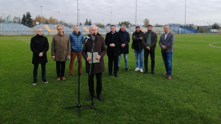 Pieniądze z Polskiego Ładu na stadion i oświetlenie ulic w Skierniewicach