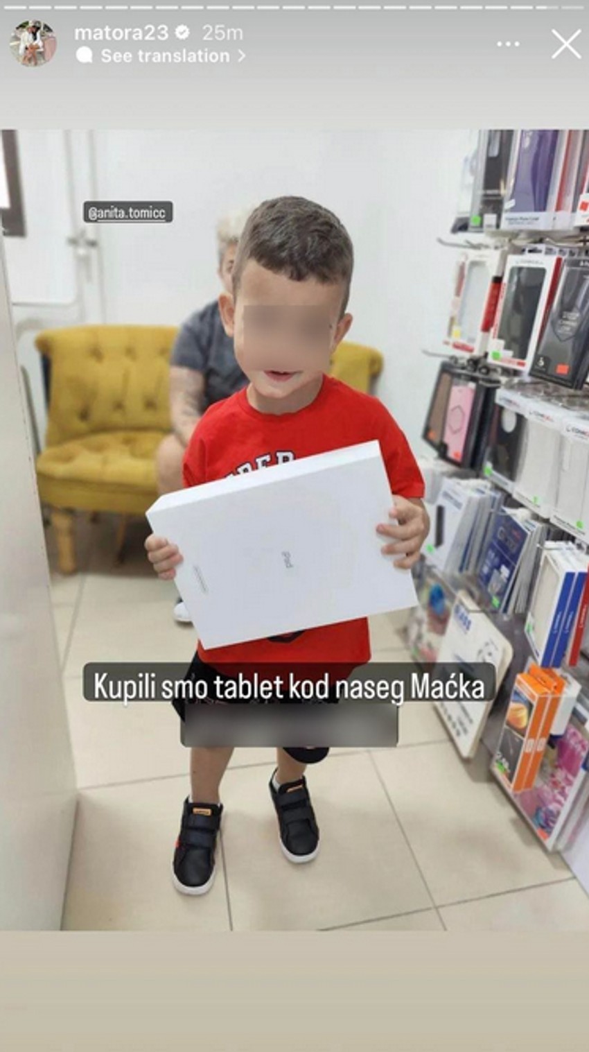 Matora kupila poklon Anitinom sinu