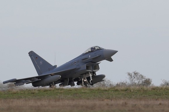 BUKUREŠT PODIGAO VOJNE AVIONE Vazdušna uzbuna nakon ruskog napada na Ukrajinu blizu rumunske granice