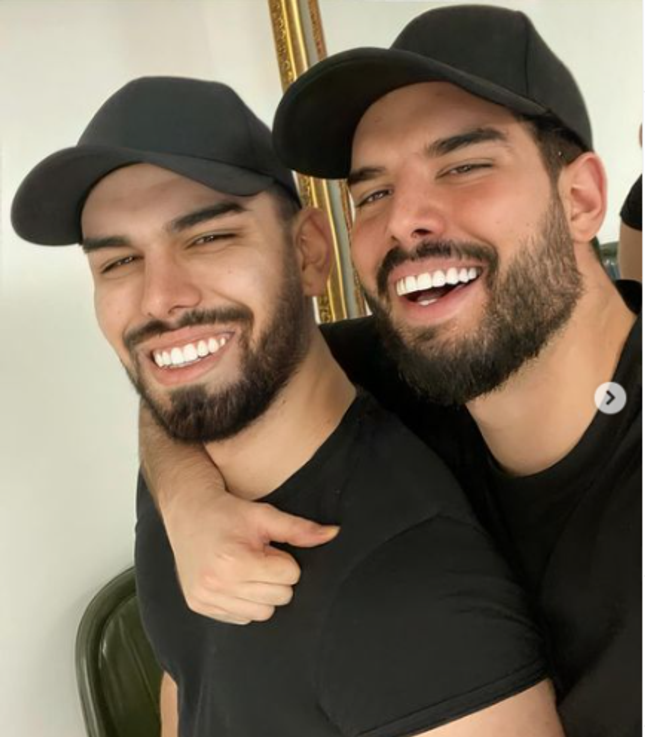 Ovo je brat Adama Adaktara kojeg nećete videti u rijalitiju - Blic