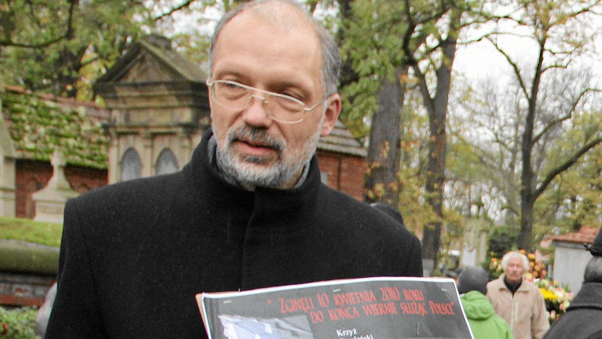 Prof. Andrzej Nowak proponuje na łamach "Do Rzeczy" nowe otwarcie w PiS. Według niego Jarosław Kaczyński powinien zrezygnować z ubiegania się o fotel premiera. Jednocześnie powinien on wskazać młodszego kandydata na ten urząd.