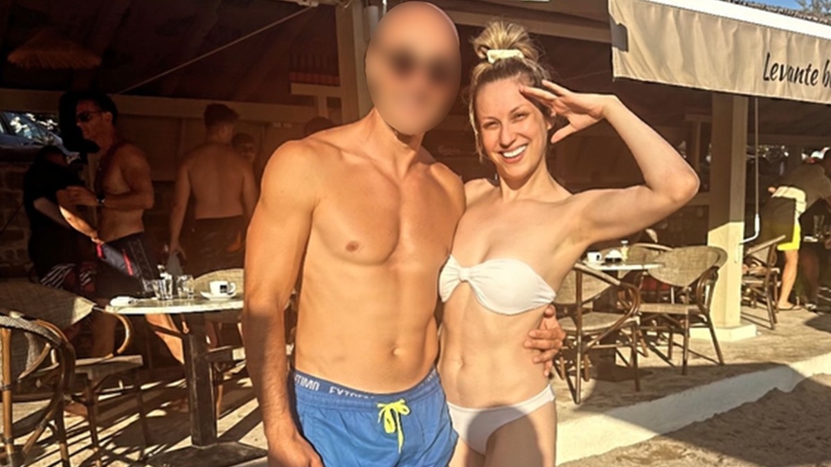 Rada Manojlović u kupaćem