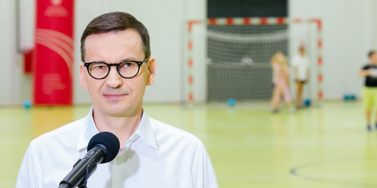  - Już w tym roku wybudujemy co najmniej kilkadziesiąt takich hal - mówi Morawiecki