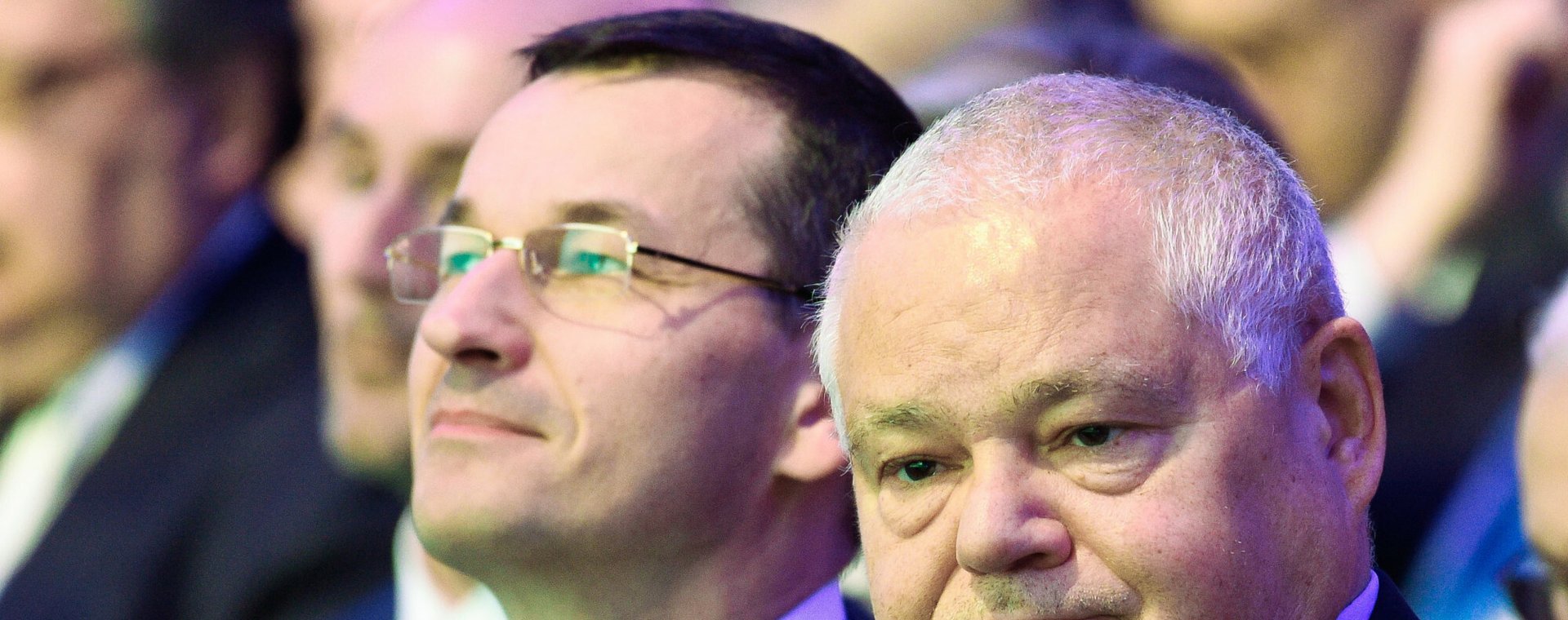 Decyzje rządu premiera Mateusza Morawieckiego i luzowanie polityki fiskalnej napędzają popyt wewnętrzny, przez co dokładają się do wzrostu inflacji. To problem Rady Polityki Pieniężnej i Narodowego Banku Polskiego, na czele których stoi Adam Glapiński. 