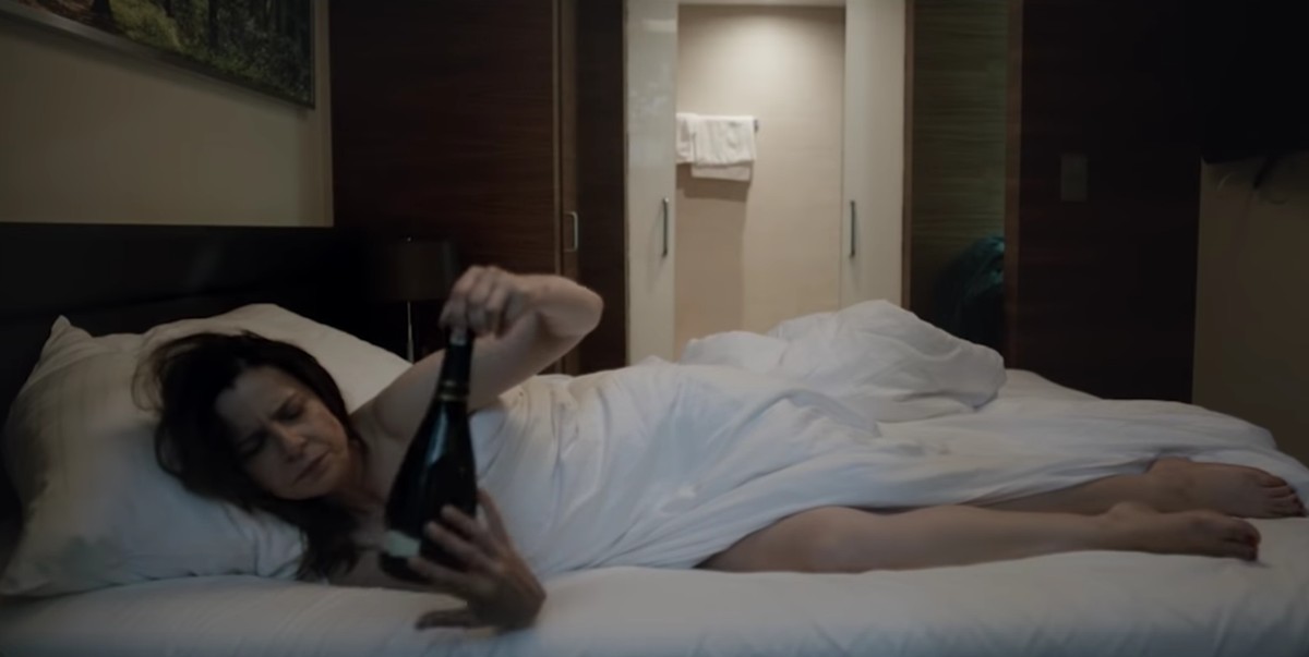 Agata Kulesza znów prokuratorem. I znów pije. "Zabawa zabawa" - zobacz zwiastun filmu w gwiazdorskiej obsadzie