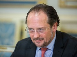 Kanclerz Austrii rezygnuje. 'Będzie najkrócej urzędującym w historii'