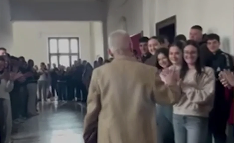 Odlazak čačanskog profesora Milana Selakovića u penziju