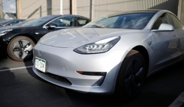 Tesla model 3 s