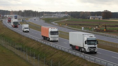 Pomoc humanitarna czeka na granicy w Bobrownikach. Brak reakcji Białorusi