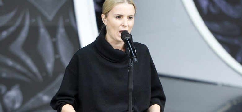 Na ramieniu fortuna, ale uśmiechu ani trochę. Pierwsze ZDJĘCIA Haliny Mlynkovej od czasu pojawienia się plotek o rozwodzie