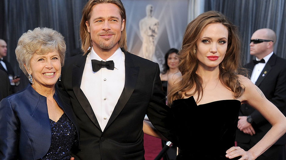 Dzień Matki. Brad Pitt z Angeliną Jolie i Jane Pitt na czerwonym dywanie
