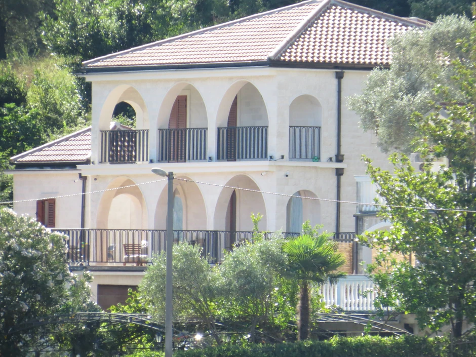 Vila Nikole Mirotića u Crnoj Gori