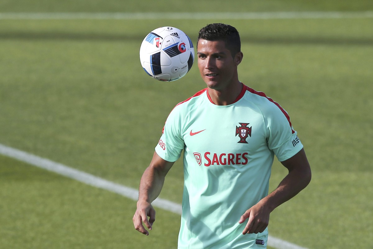 Euro 2016: Ronaldo relaksował się na Ibizie, w czasie, gdy inni trenowali