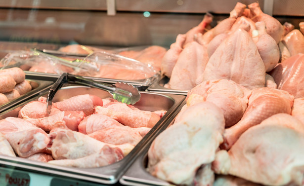 Ukraina wkorzystała lukę w przepisach UE, by zwiększyć eksport mięsa z kurczaków