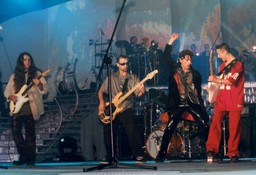 Arcytrudny QUIZ z muzyki. Rozpoznasz piosenkę po kilku słowach? Komplet punktów tylko dla nielicznych