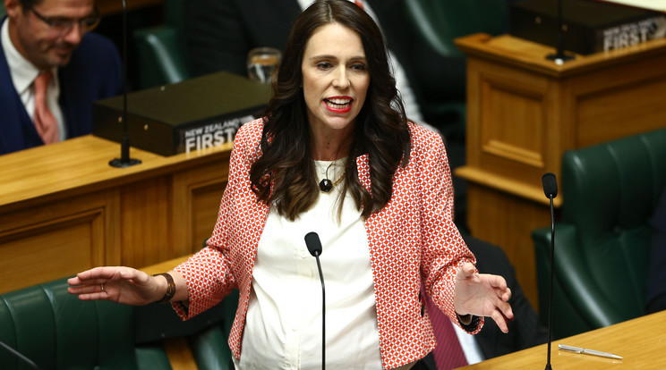 Jacinda Ardern kismamaként is ellátja kormányfői teendőit /Fotó: Getty Images