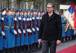 Aleksandar Vučić na smotri vojske