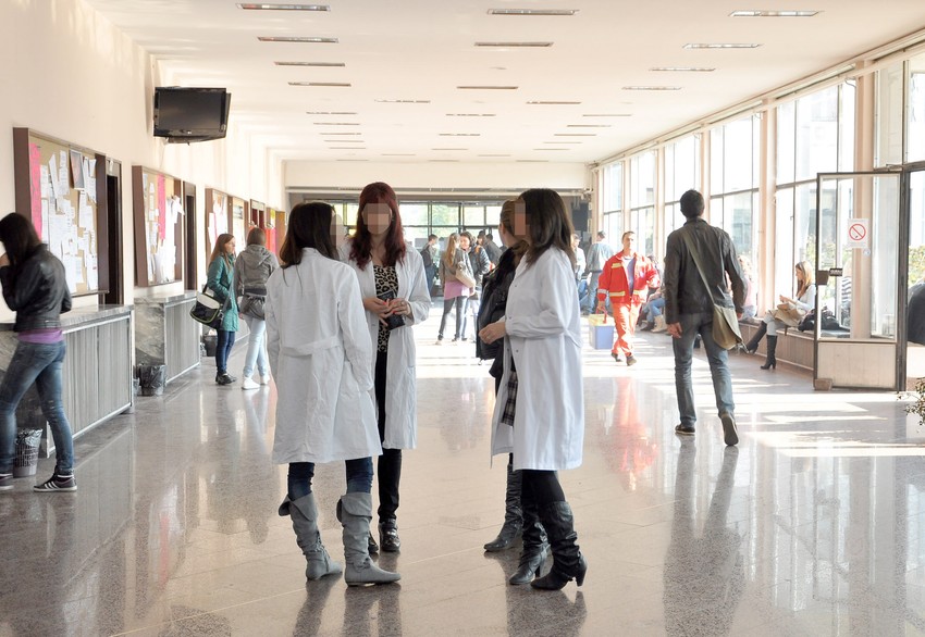 Dobro plaćen posao sa srednjom medicinskom: Mladi novosadski lekari