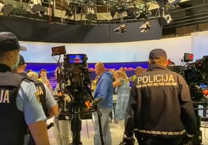 Upad antivaksera u studio TV Slovenije